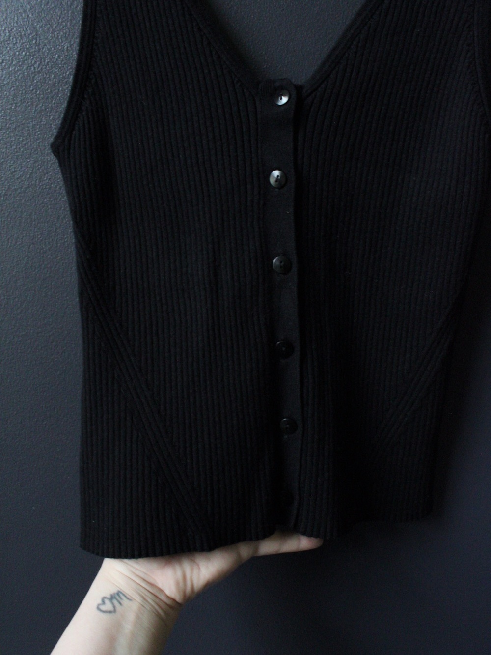 Black Ribbed Button-Front Tank Top - Picture 5 of 9